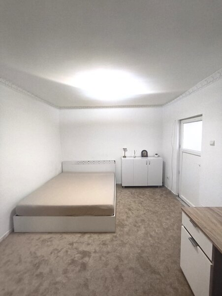 Rahova, Str. Oltului, apartament 2 camere, parcare, 400 EUR.
