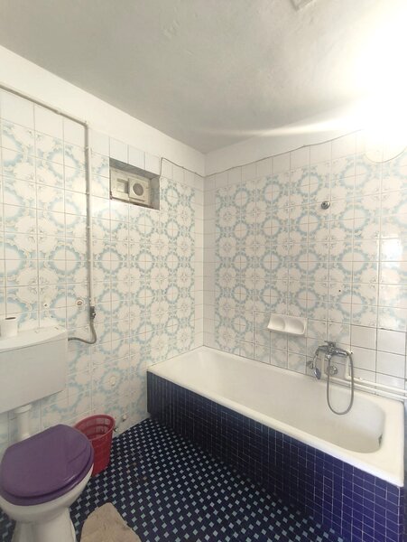 Rahova, Str. Oltului, apartament 2 camere, parcare, 400 EUR.